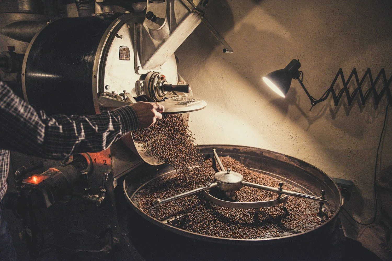 Roaster at the drum